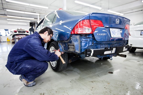 Why You Should Take Your Vehicle to an Auto Body Shop after a Fender Bender